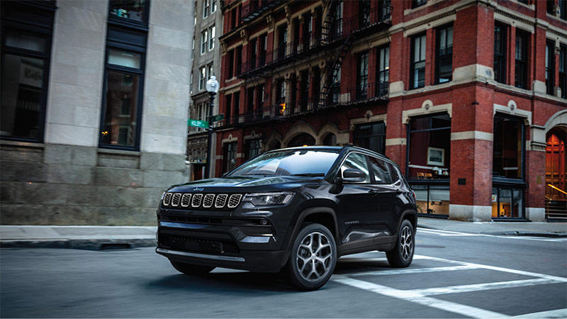 Jeep-Compass-driving.jpg