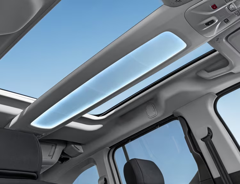car_interior_panoramic_sunroof.png