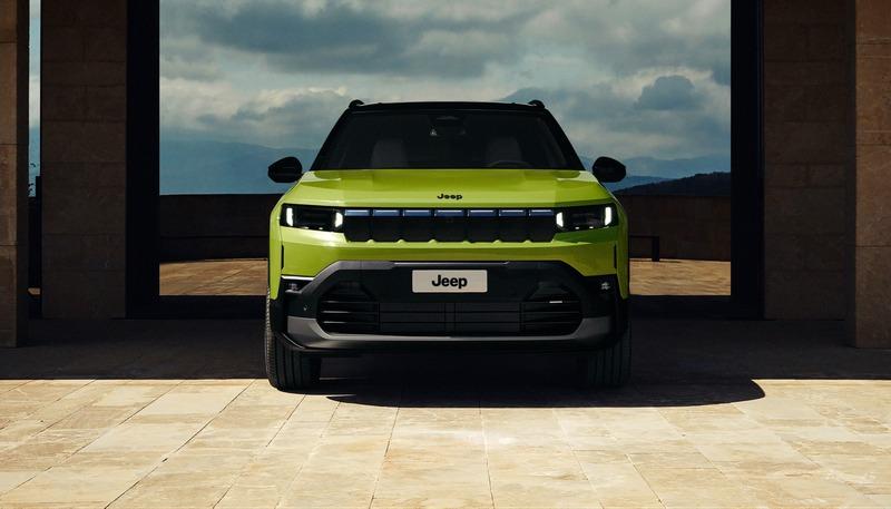 green_jeep_avenger_front_view.jpg