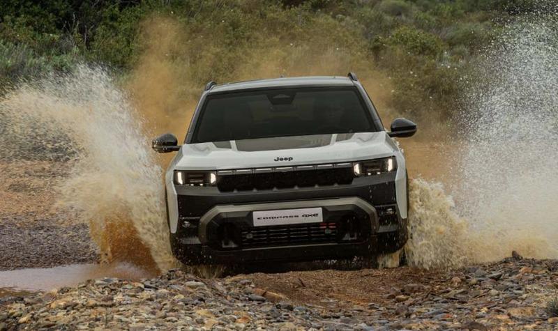 jeep_compass_offroad_splash.jpg
