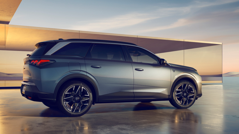 modern_gray_suv_side_view.png